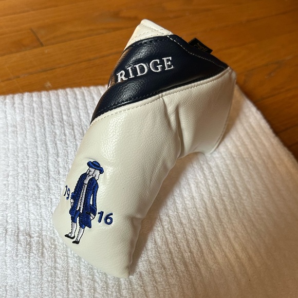 Quaker Ridge Golf Club - Limited Edition SOLD OUT - Blade Putter Headcover - Picture 2 of 3